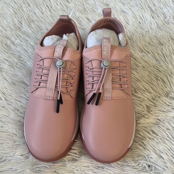 Clove Classic Shoes Sneakers Healthcare Nursing Pink  Clove Women’s/Men’s limited edition Nurse Sneaker shoes in Pink size M-8.5 W-10